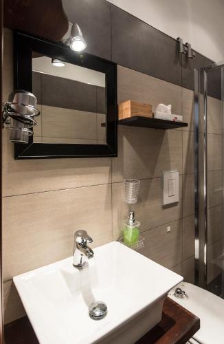 Vite Suites Guest House - image 4