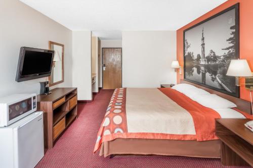 Super 8 by Wyndham Washington/Peoria Area - image 22