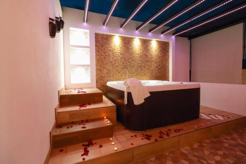 Espectacular y Moderno Apartamento con Jacuzzi a 15 min en vehiculo del Zocalo de Oaxaca in Santa Cruz Xoxocotlán