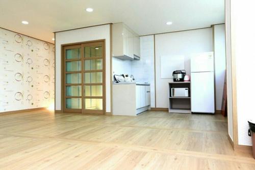 Jeju Special Pension Jeju Special Pension is a popular choice amongst travelers in Jeju Island, whether exploring or just passing through. The property has everything you need for a comfortable stay. Service-minded staff 