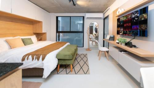 Business Studio with Pool Gym Cinema & CoWorking