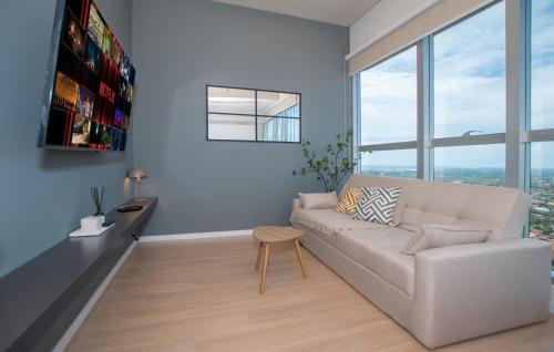 Luxury One BR with City Views Petra Tower Asuncion