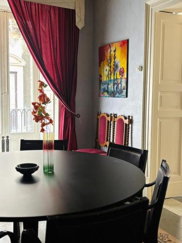19th-century apartment 1 min from the cathedral