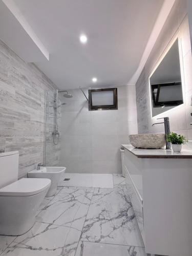 Luxury Penthouse Sunny Terrace by Alma Homes 5