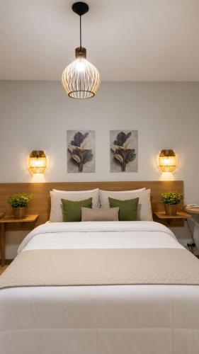 1 double bed, 1 twin bed