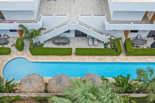 Ayana Tropical Oasis - Pool - Near Mambo Beach - image 3