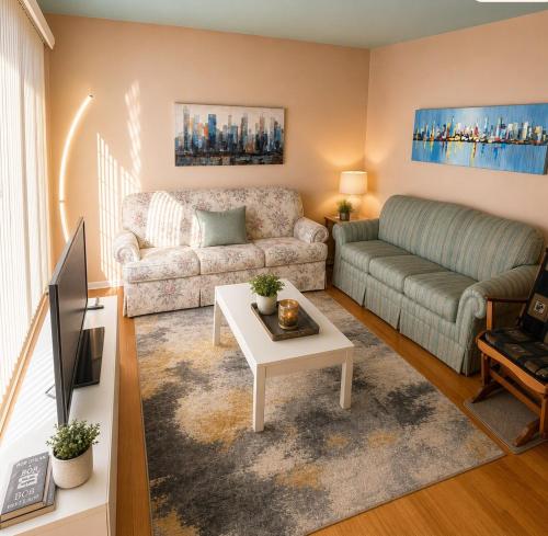 2 beds in a private room A with a free parking -15 min from downtown in Longueuil (QC)