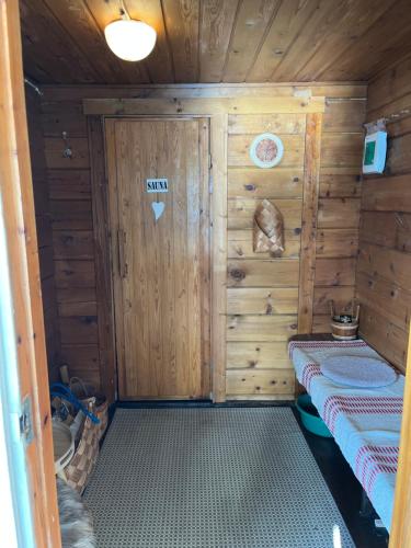 Ympärivuotinen järvenrantahuvila Pihtiputaalla (Ymparivuotinen jarvenrantahuvila Pihtiputaalla) in Pihtipudas