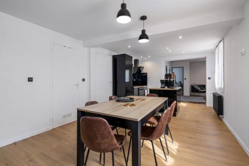 Cozy & Quiet 2 Bedrooms Apartment - Terrace & Private Parking