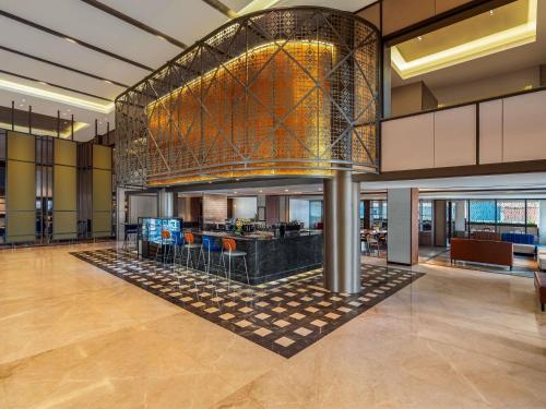 Bar/Lounge, Novotel Pontianak Convention Centre in Centro da Cidade Pontianak