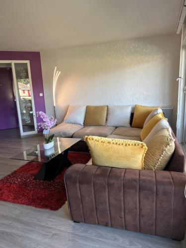 Spacieux T3 avec terrasse proche Gare Cergy - Location saisonnière - Cergy