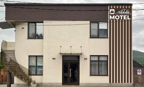Miraj House