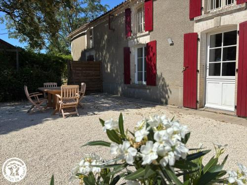 Maison spacieuse proche du Marais Poitevin - FR-1-426-625 in Le Langon