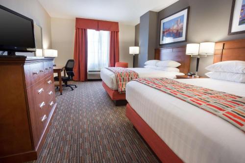 2 queen beds