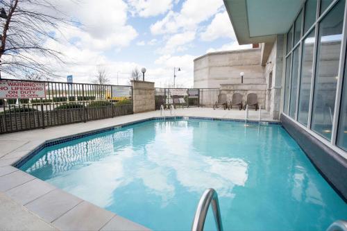 منظر, Drury Inn & Suites Columbus Grove City in جروف ستي