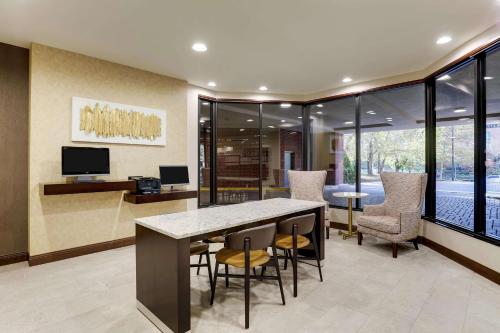 Centros de negocios, Drury Plaza Hotel Columbus Downtown in Downtown Columbus