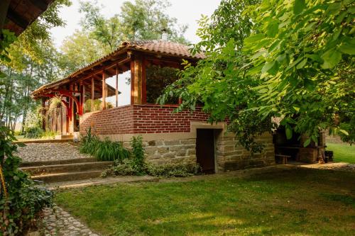 Iekārtas, Izletište Ružić (Izletiste Ruzic) in Mrčajevci