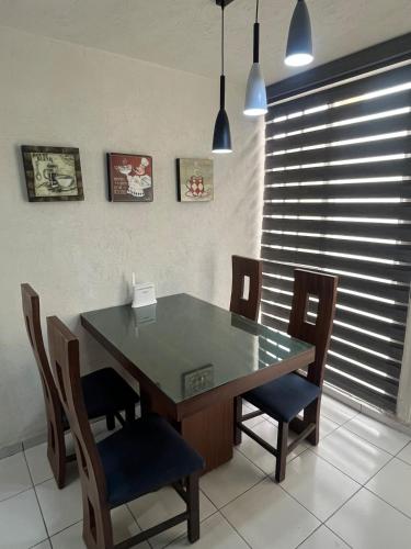 Apartment 10 minutes from the airport in La Alameda