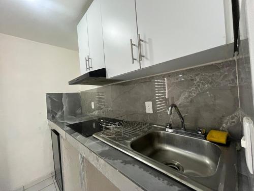 Apartment 10 minutes from the airport in La Alameda