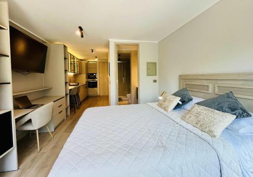 Modern Studio in Prime Laundry Rooftop Pool Gym
