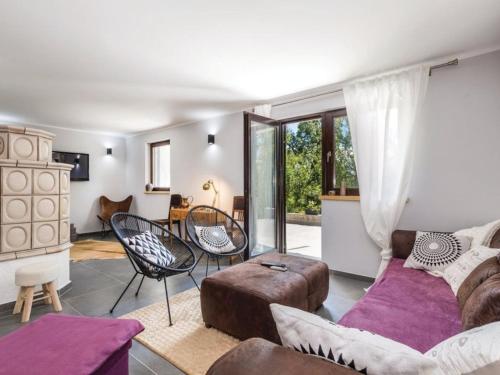Countryside Villa Latin with Outdoor Swimming Pool - Four Bedroom Villa with Swimming Pool in Plaski