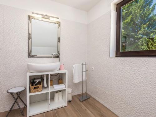 Vannas istaba, Countryside Villa Latin with Outdoor Swimming Pool - Four Bedroom Villa with Swimming Pool in Plaski