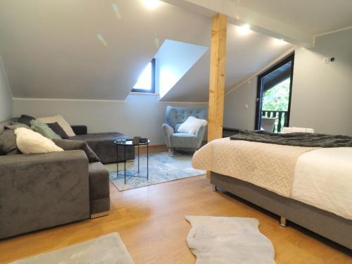 Istaba viesiem, Apartments & Rooms Latin - Quadruple Room in Plaski