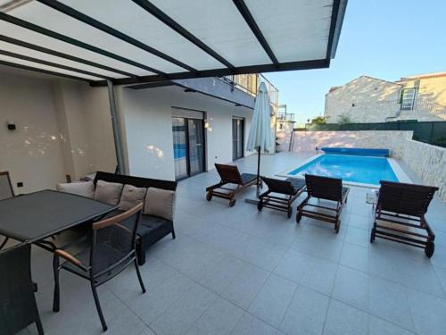 Adriatic Villa Privlaka - Two bedroom Villa with pool - image 2