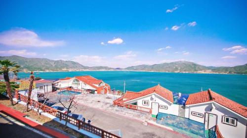 The South Sea, SPA Hill pension near Sangju Beach