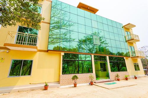 Hill Crown Hotel & Resort in Bandarban