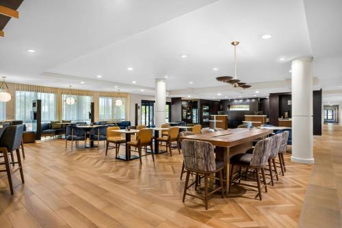 Bar/lounge, Courtyard by Marriott St. Augustine I-95 in Outlet Mall