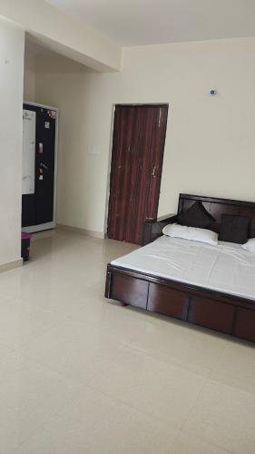 Maruti Premium Homestay - image 4