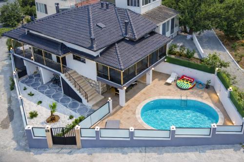 Detached Villa with Private Pool and Sea View in Turkeli