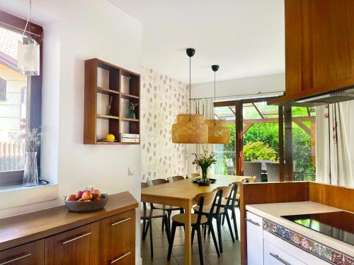 Bright 4 bedroom House with living room, work place & garden Warsaw - Warsaw