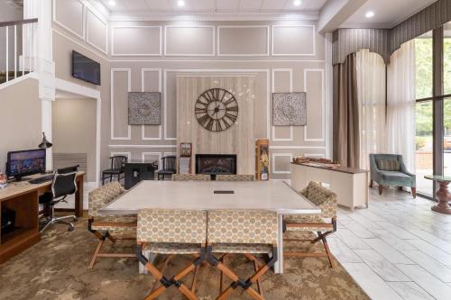 로비, Quality Inn & Suites in 윌리엄스버그 시티 센터