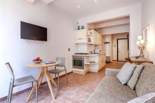Romantic Hideaway 5 min Walk from Central Station