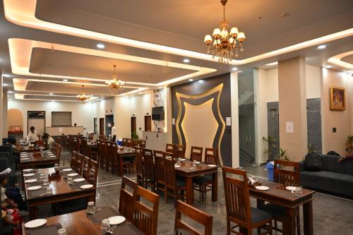 Hotel Cozzy Inn