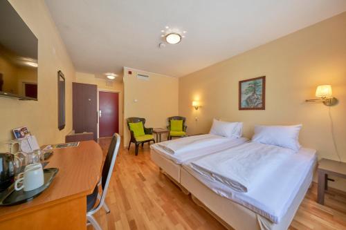 2 twin beds
