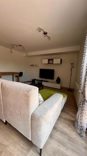 Koplietošanas atpūtas telpa ar TV, Cama King Size, Jardín y Barbacoa a 10 min de León (Cama King Size, Jardin y Barbacoa a 10 min de Leon) in Virgen Del Camino