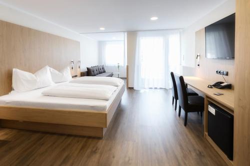 NOVAPARK Flugzeughotel Graz in กราซ