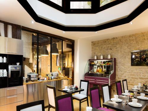 Food and beverages, Hotel Jacques De Molay in 3rd - Temple - Republique