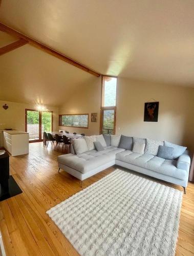 Chalet des Pistes grand chalet avec studio pour 10 voyageurs, calme assuré