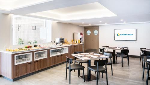 Hotel Ilunion Las Lomas - image 8