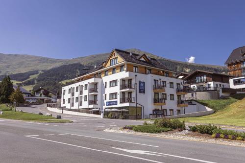 Fiss Suites by ALPS RESORTS