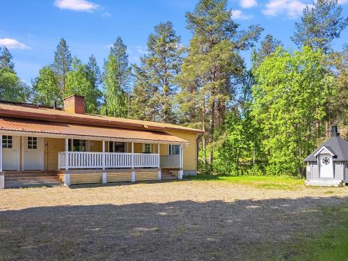. Holiday Home Kelloselkä b by Interhome