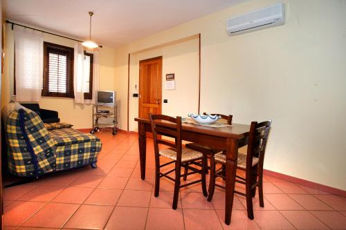 Two-Bedroom Apartment (3 Adults) room in La Chiusa Case Vacanze