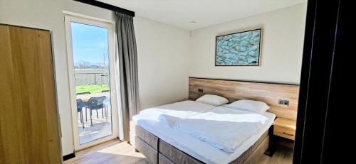 XXL Vakantiebungalow de Sleedoorn in Peel en Maas