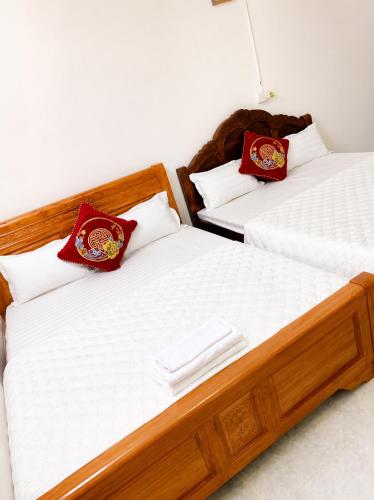 2 queen beds