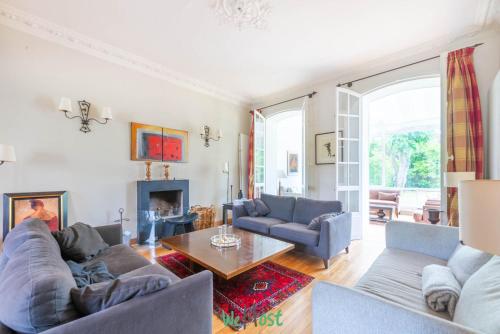Élégante Villa Familiale à Garches - Location, gîte - Garches