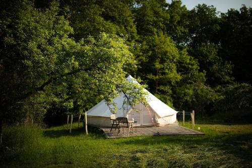 Glamping Vranov Na samotě U Včelína (Glamping Vranov Na samote U Vcelina) in Lančov